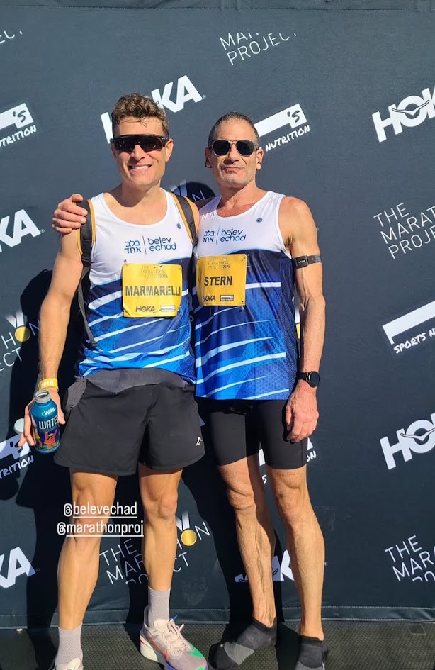 ביגוד לנבחרות הריצה והטריאתלון של עמותת בלב אחד